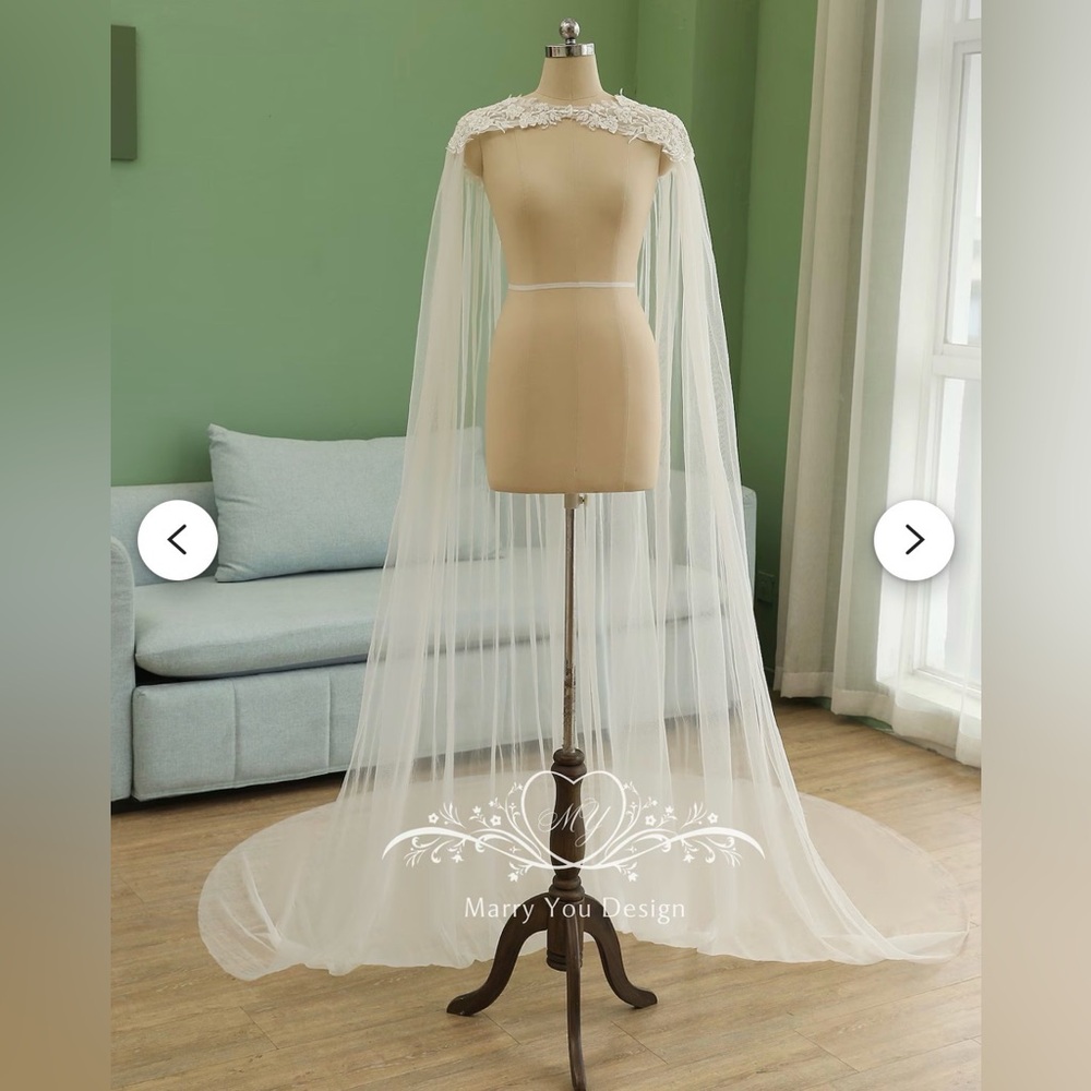 Elegant Ivory Bridal Veil Cape